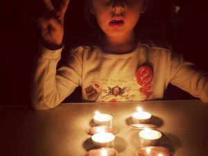 الاردنيون اطفؤو الانوار احتجاجا 