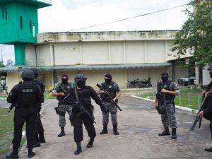 صحفا اكدت أن عدد القتلى قد يصل إلى عشرة على الاقل