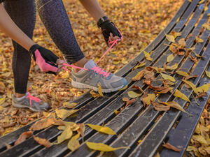 المشي ساعة واحدة على الأقل أسبوعيًا تزيد فرص التغلب على مرض سرطان الثدي