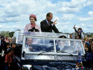 الملكة خلال زيارة نيوزيلندا في الثمانينات 
