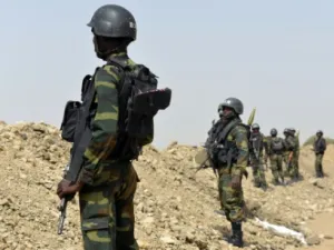 مسؤولون: انتحاري يقتل عشرة على الأقل في مسجد بالكاميرون
