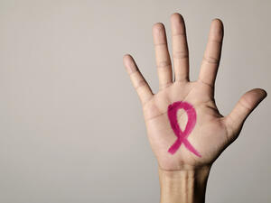 كلما ينمو السرطان أو ينتشر، فإنه يقوم بالضغط على الأعصاب