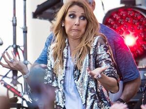 النجمة العالمية سيلين ديون