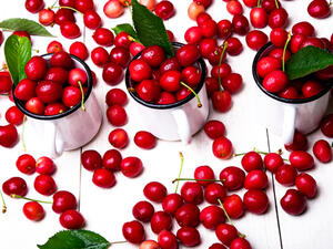 الكرز غني بالبكتين، وهو ليف قابل للذوبان يساعد على منع الاصابة بأمراض القلب