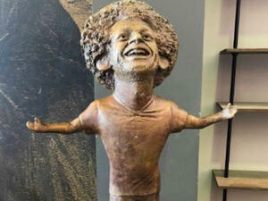 The sculptor of a displayed statue of Egypt’s golden boy and football player, Mohamed Salah that looks nothing like him suffered gravely from the negative feedback. (Source: coral - Twitter) The sculptor of a displayed statue of Egypt’s golden boy and football player, Mohamed Salah that looks nothing like him suffered gravely from the negative feedback. (Source: coral - Twitter)