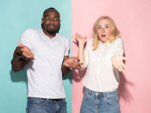 خصائص رجل برج الأسد أنه لا يعتمد في حياته مع الشريك على الحب فقط