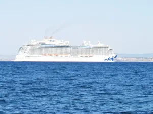 Cruise ship Azamara Journey arrived at Doha Port carrying more than 1,000 tourists of different nationalities. (Shutterstock)