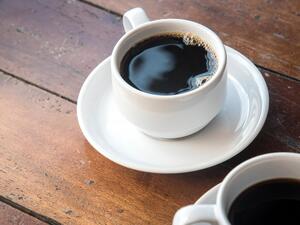 تعدّ القهوة منبّهاً فعّالاً؛ وذلك لاحتوائها على مادّة الكافيين 