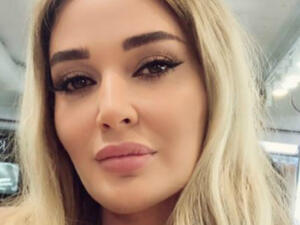 Cyrine posted a picture to her Instagram account in blonde hair (Source: cyrineanour - Instagram)
