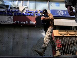 أوقف الأمن اللبناني شخصين خلال المداهمة 
