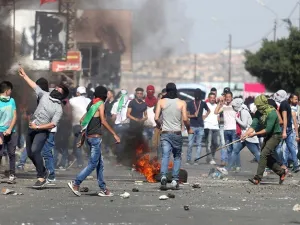 إصابة 16 فلسطينيًا في مواجهات مع جيش الاحتلال قرب القدس  ارشيف 