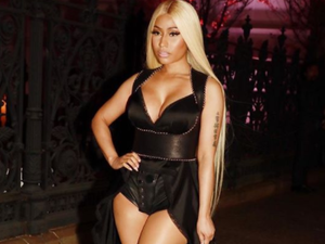 نيكي ميناج (.instagram.com/nickiminaj)