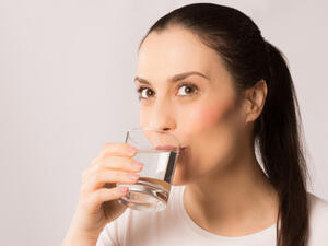 يعتمد رجيم الماء على شُرب كميات كبيرة من الماء