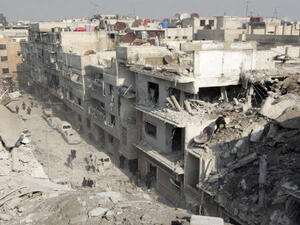 سيارة أممية تدخل موقع الهجوم الكيميائي المزعوم في دوما
