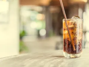 المياة الغازية تعرضك للسمنة بشكل كبير
