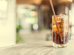 المياة الغازية تعرضك للسمنة بشكل كبير
