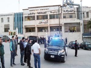 حـقـيـبـة مشبـوهـة أمـام جريدة الدسـتــور 