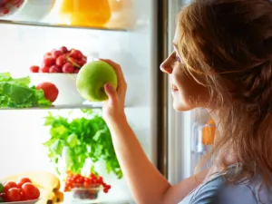 يجب تناول وجبة عشاء صحية تحتوي على العناصر الضرورية لصحة الإنسان