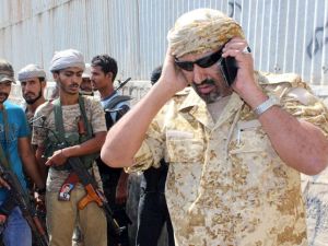 نجاة محافظ عدن من هجوم انتحاري
