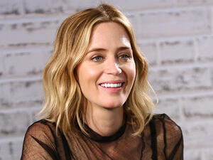 إميلي بلانت (Hello Magazine)