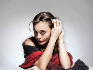 احتفلت دملا سومنز قطة تركيا الجميلة بحفل خطوبتها على النجم التركي أوسهان