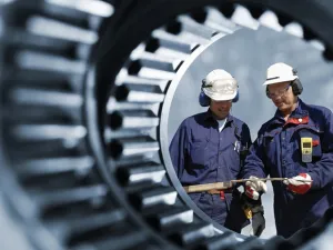 The Saudi Ministry of Labor has announced that it will prevent the recruitment of foreign engineers with less than five years of experience. (File photo)