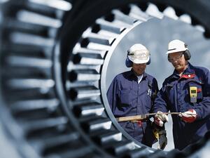 The Saudi Ministry of Labor has announced that it will prevent the recruitment of foreign engineers with less than five years of experience. (File photo)