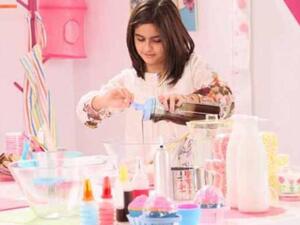 الطفلة البحرينية حلا الترك