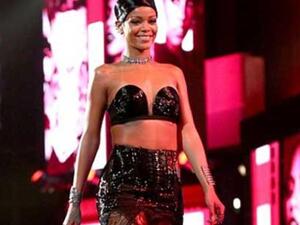 ريهانا تحظى بجائزة أفضل مغنية