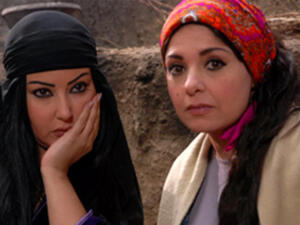 صابرين و سمية الخشاب في (وادي الملوك)
