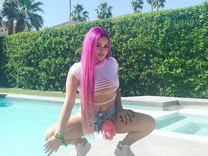  المغنية والممثلة الأمريكية إيريال وينتر