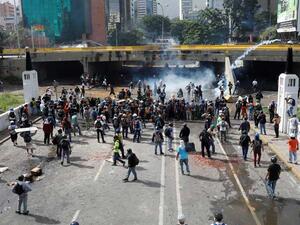 أعلن غوايدو انه سيتم الترحيب بهم ولن يعاملوا كخونة
