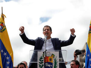 رئيس البرلمان الفنزويلي خوان غوايدو أعلن نفسه الأربعاء رئيسا بالوكالة لفنزويلا