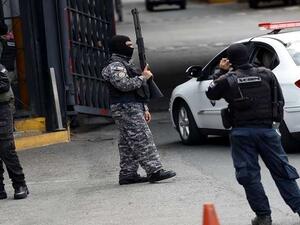 كان عدد من السجناء سيطروا الأربعاء الماضي على قاعات وممرات في أحد السجون في العاصمة كراكاس