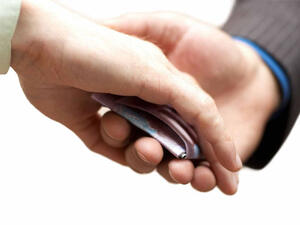  اليمن ومصر والسودان والمغرب ولبنان والجزائر وفلسطين وتونس والأردن، يعتبرون أن الفساد ازداد