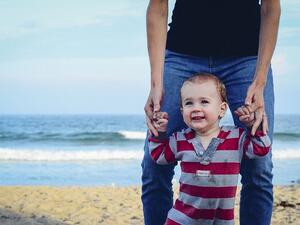 Nearly nine in 10 people in the UAE (89 percent) are supporting a parent or child financially, according to a study by HSBC. (StockSnap/ Pixabay)