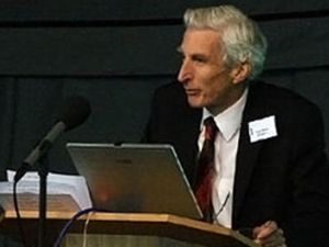  عالم الفيزياء الفلكية البريطاني مارتن جون ريس