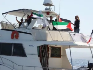 زوارق إسرائيلية تطلق النار على مراكب صيادين فلسطينيين شمال غرب غزة - ارشيف