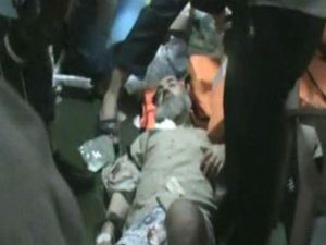 صورة ملتقطة عن تلفزيون تركي لاحد جرحى السفينة التركية المشاركة ضمن "اسطول الحرية"/أ.ف.ب