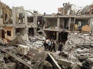 اثار القصف الذي شنته اسرائيل على القطاع يوم الاثنين