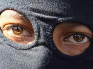 ناشط من حماس في غزة خلال احتفالات احياء ذكرى الانتفاضة الثانية الاسبو ع الماضي