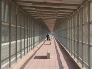 كاهن فلسطيني في معبر ايريز