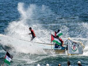 اسرائيل تفرض حصاراً مشدداً برياً وبحرياً وجوياً على قطاع غزة منذ أكثر من عقد