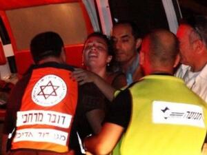 إسرائيلية تبكي قتلى وجرحى القصف الصاروخي على المدن الجنوبية لإسرائيل