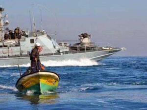 قوات إسرائيلية اعتقلت صباح الأحد عشرة صيادين فلسطينيين قبالة شواطئ غزة