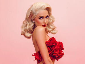 باريس هيلتون (http://www.breatheheavy.com)