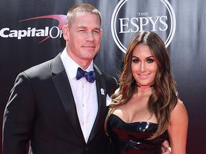 جون سينا وحبيبته نيكي بيلا