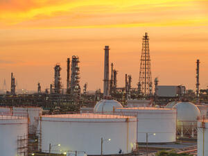 العراق يتفق مع إيران لتطوير حقلي نفط حدوديين