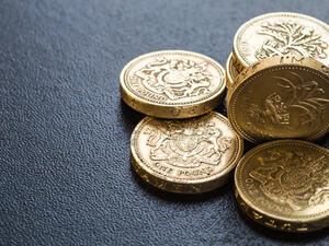 بريطانيا سجلت على نحو غير متوقع أول فائض في الميزانية في شهر تموز (يوليو) الماضي