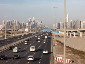 تكلفة الغاز الطبيعي أقل من تكلفة وقود البترول بشكل عام في محطات التعبئة